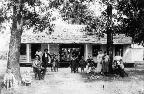 Home of the Ainsworth family of Skullyville. This building would have been very similar to the Skullyville Choctaw Agency Building.