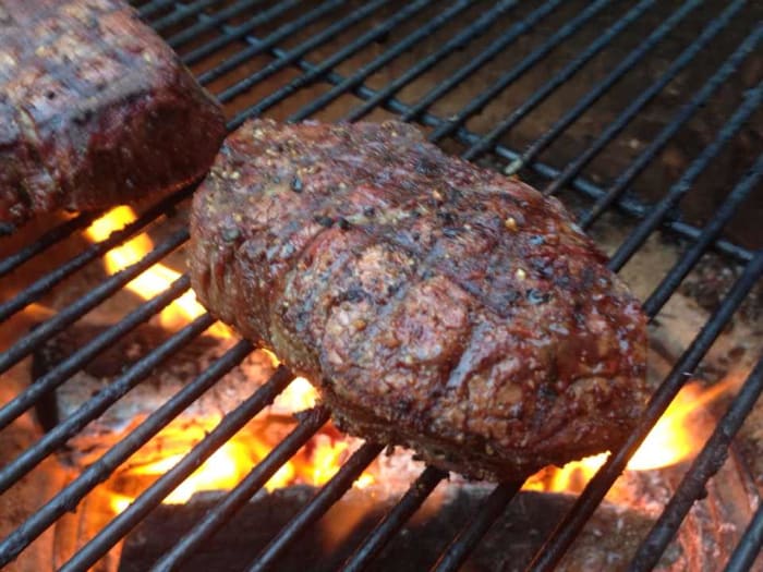 how-to-barbecue-perfect-medium-rare-filet-mignon-delishably-food