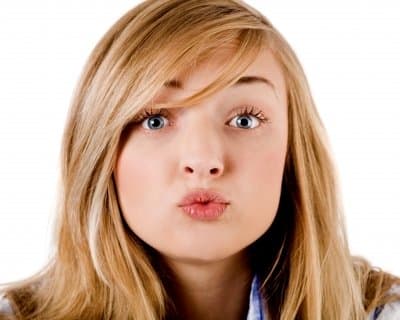 Seal it with a kiss! There are plenty of idioms or idiomatic expressions about kiss that English as a Second Language students ought to learn.