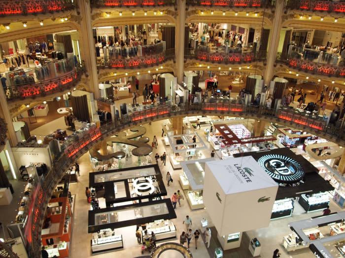 Galeries Lafayette (Here you don't have to worry about your high speed packing skills)