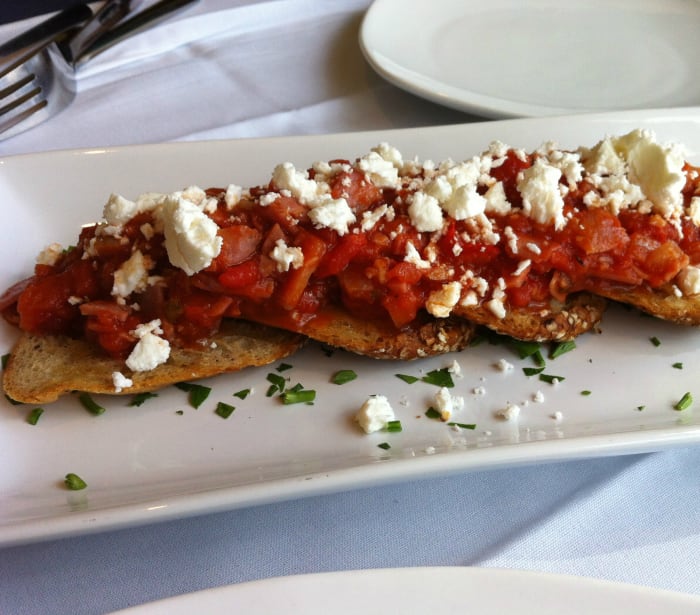 Il est possible de manger des repas sains dans un restaurant italien.