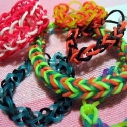 There are several rubber band bracelet designs that can be easily made without using the loom.