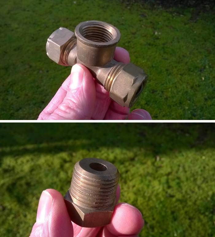 This compression T-fitting has a 1/2 inch female screw thread. The lower image shows a 1/2 inch to 1/4 inch reduction bushing which could be used for connecting a pressure gauge.