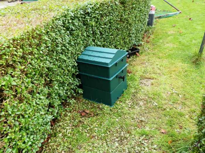 How to Set Up a Worm Composting Bin (With StepbyStep Photo Guide) Dengarden Home and Garden