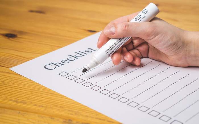 When you're ready to share the news about your new home, create a list of who to notify about your change of address.