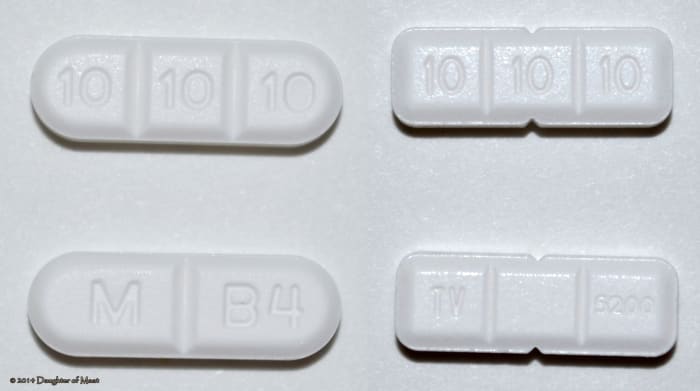 Buspirone 30mg tablets. Right side: manufactured by Mylan; Left side: manufactured by Teva