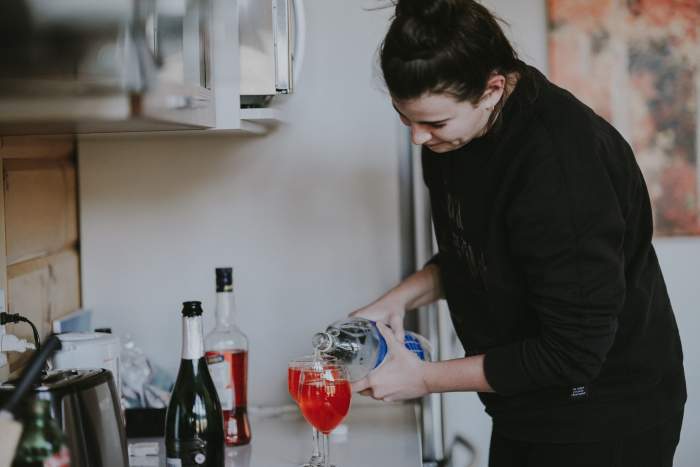 Women have less acetaldehyde dehydrogenase and glutathione than men and experience hangover side effects more heavily.