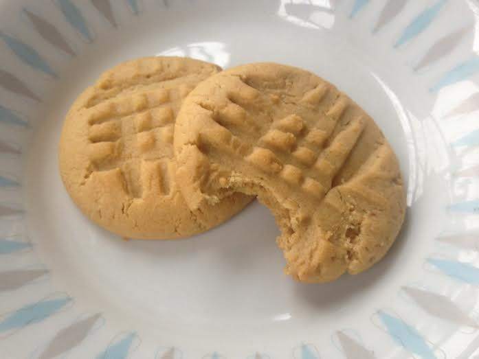 These peanut butter cookies are made with organic ingredients and freshly ground peanuts.