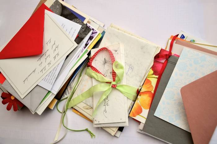 Sending cards and notes with a handwritten message are meaningful ways to encourage others.
