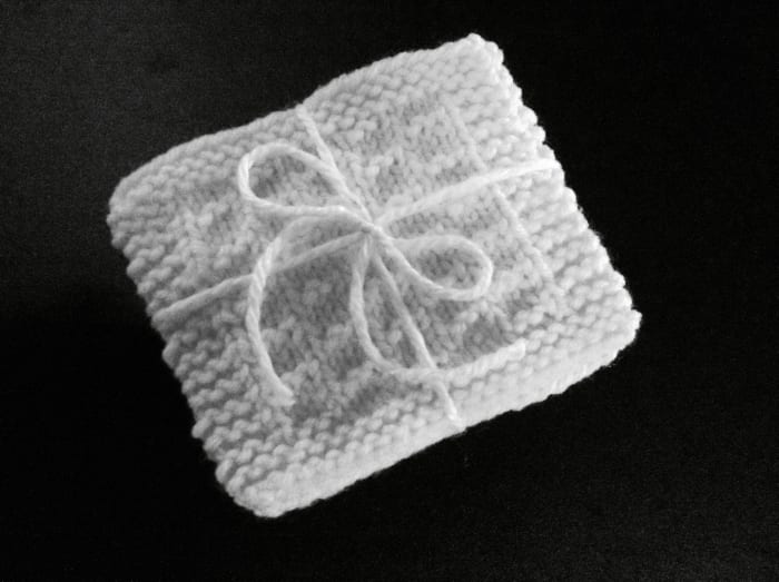 Aren't homemade coasters a great gift for anyone on your shopping list this holiday season?