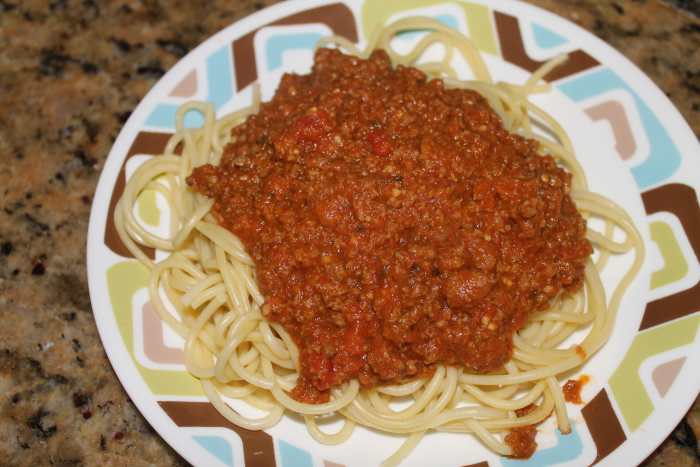You can't spot the veggies, can you? They're well blended into the sauce, concealing them from the skeptical, judging eyes of your children.
