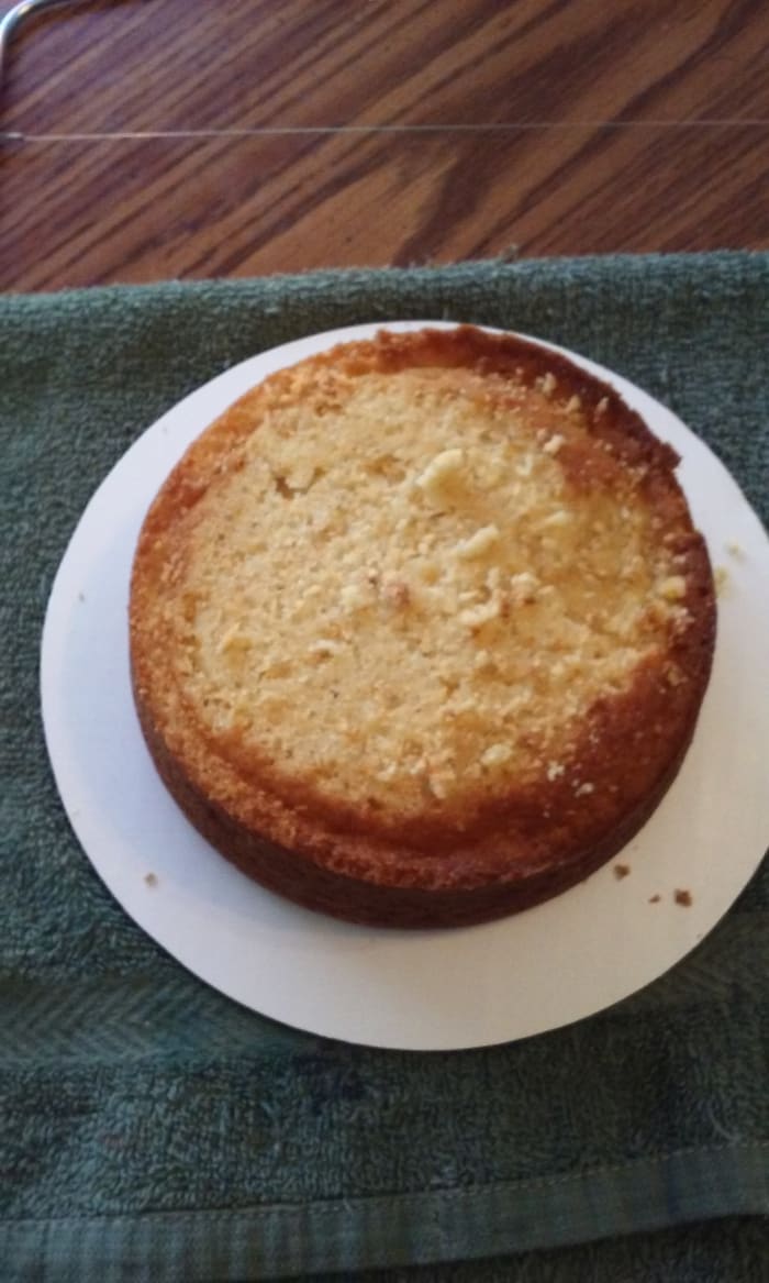 I can't stress enough that your cake needs to be completely cool before you begin torting. If you try to torte a warm cake, you're going to end up with a crumbled mess.