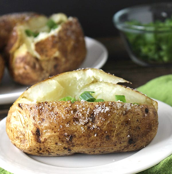 15 Ways to Turn Your Baked Potato Into an Amazing Complete Meal ...