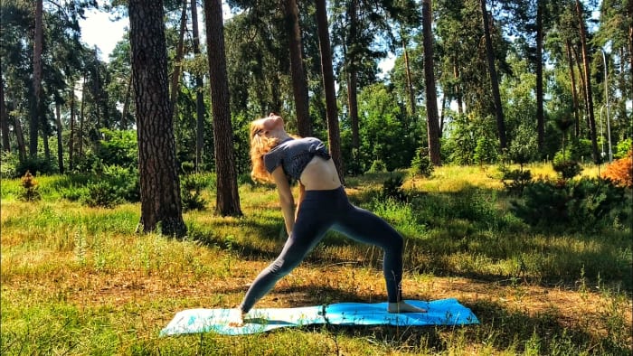 The Best Online Yoga Classes (7 Great Yoga and Fitness YouTube Channels) | Yoga for flexibility, yoga for beginners, fitness, yoga workouts, yoga stretches, flexibility tips and more