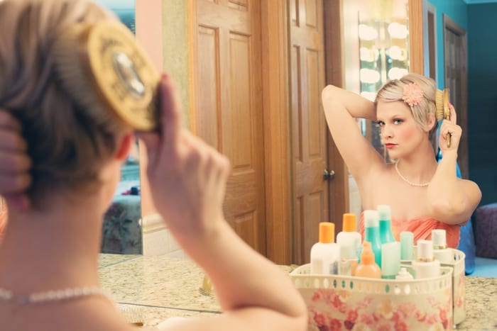 todennäköistä on, että meikkisi vetoaa sinuun enemmän kuin mieheen.