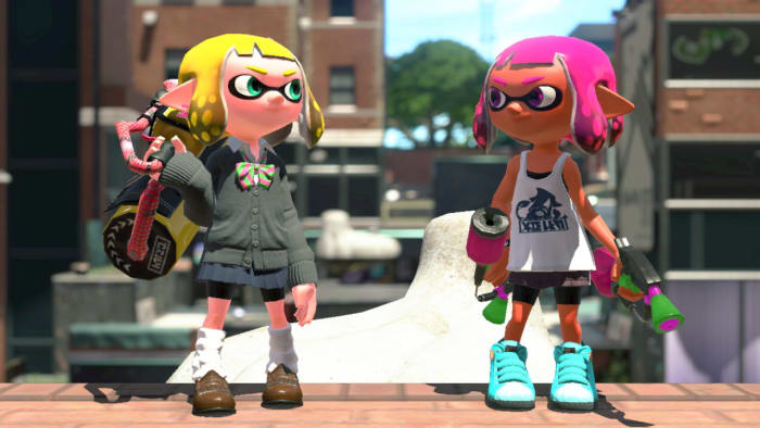 Here my Inkling shows off the gear given to her by the "Splatoon 2" Inkling Girl Amiibo.
