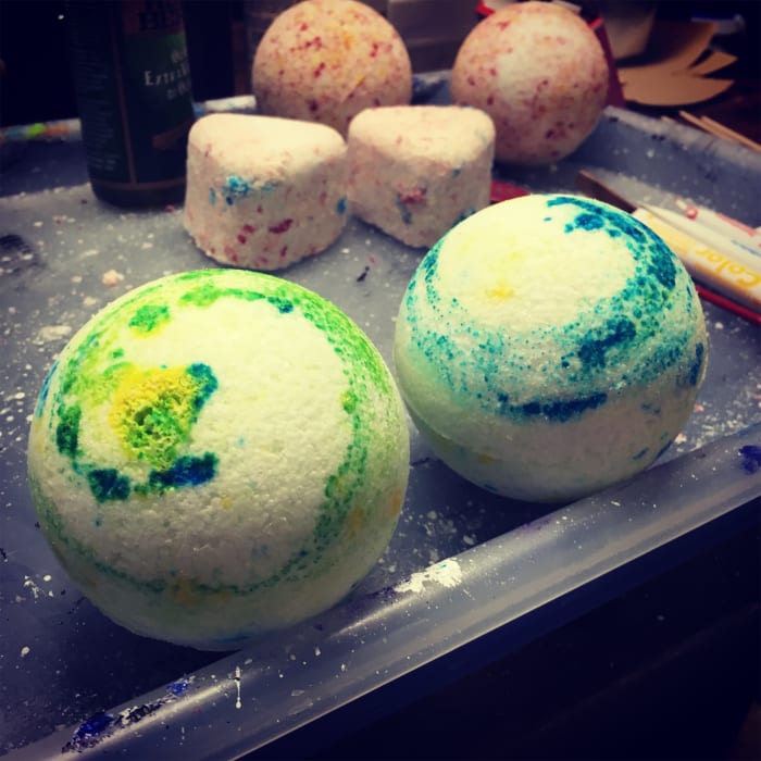 My favourite set of bath bombs, made by swirling two different food colourings in the form. Warning: fingernails will be stained for a few days!