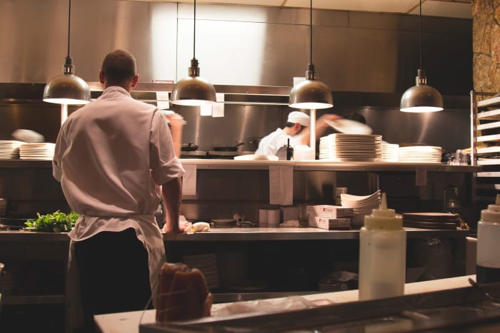 Unless you're a professional chef yourself, it might be hard to choose gift for someone who's just joined the restaurant industry as a cook or chef.