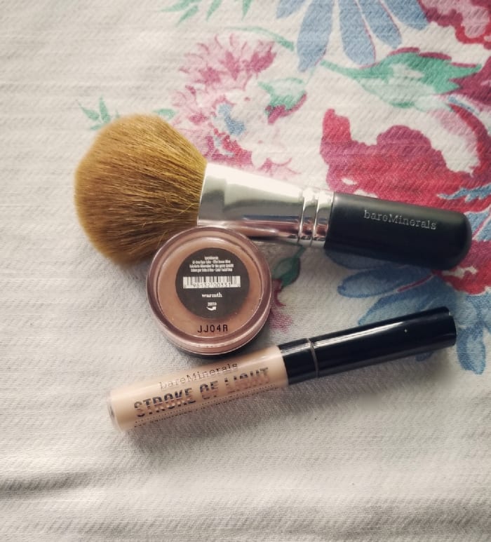 Add a little bronzer for a beautiful, sun-kissed glow. Stroke of Light will help brighten your eyes.