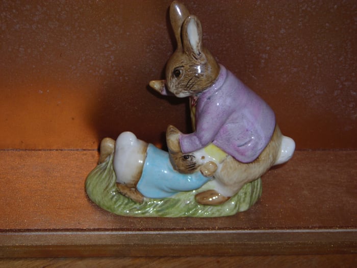 Mr Benjamin Bunny and Peter Rabbit BP 3c; Modeller: Alan Maslankowski; height 4", 10.1 cm; issued 1975–1995.