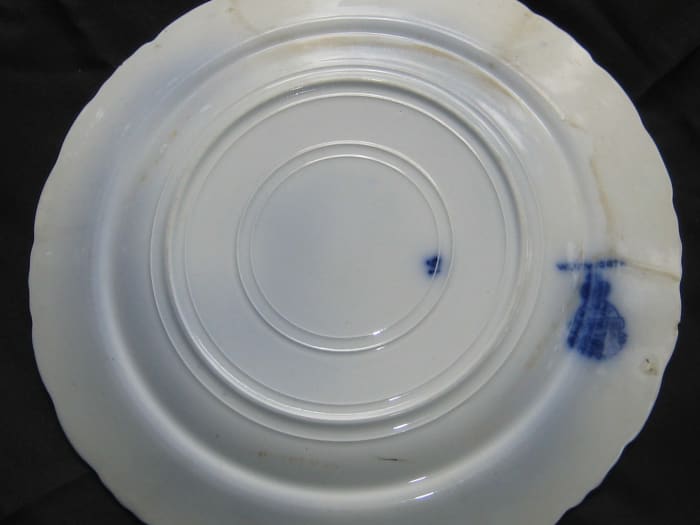 Flow Blue: History and Value of Blue-and-White Antique China ...