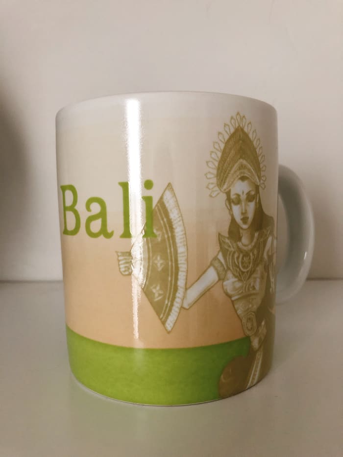 I went to Bali, Indonesia to visit my old friend that I met in Italy. I must admit she lives in a beautiful island. Bali is known for the beaches and beautiful landscape.