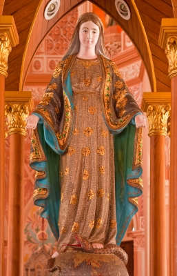 Holy Mary Statue Decorated With Real Precious Stone