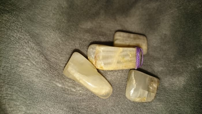 Moonstone has a gentle feminie energy that has a strong link to fertility and intuition.