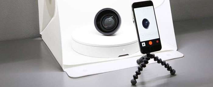 The Orangemonkie Foldio360 is a rotating base upon which products can be photographed to create interactive, rotatable photos.