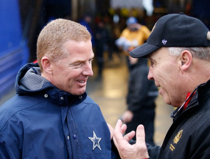 Former Cleveland Browns guard, Joe DeLamielleure (right), talks to Dallas Cowboys head coach, Jason Garrett, before a 2015 game in Buffalo. DeLamielleure had five strong seasons in Cleveland after a lengthy tenure in Buffalo.