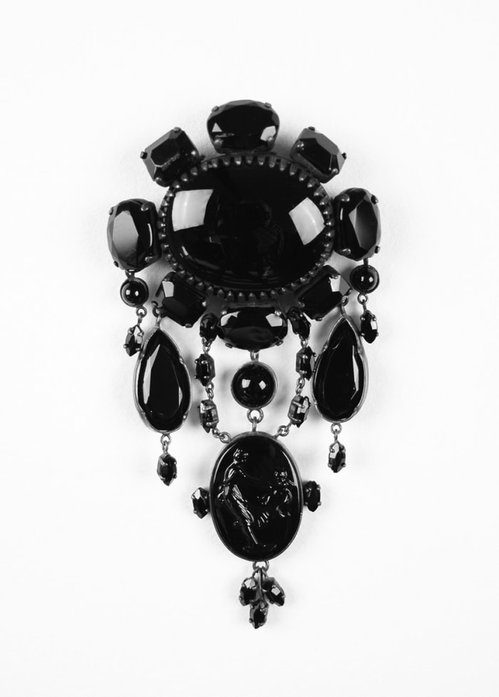 Mourning jewelry - jet brooch