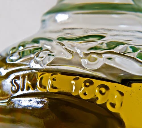 Olive and other oils have been revered for centuries not just for their flavor, but also for their healing and beautifying effects on the skin.