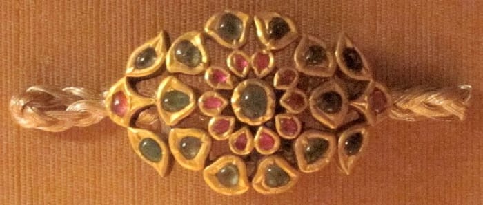 Mughal armlet made of gold and studded with jewels