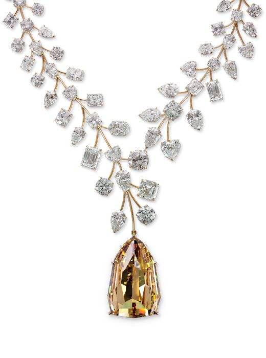 This stunning 637-carat L'Incomparable diamond necklace was sold for a record breaking US$55 million in 2013 and was named the world's most expensive necklace by Guinness World Records