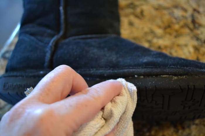 How to Repair UGG Boots With Gorilla Glue - Bellatory - Fashion and Beauty