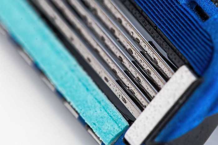 For best results, use a good quality razor with at least three blades.