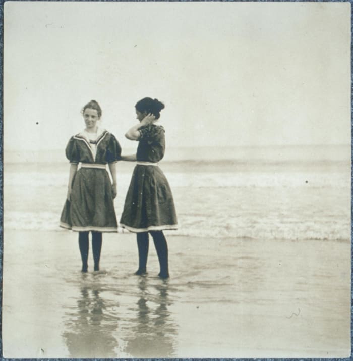 Bathing costume circa 1897–99. (Dorothea and Maryal Knox at the beach.)
