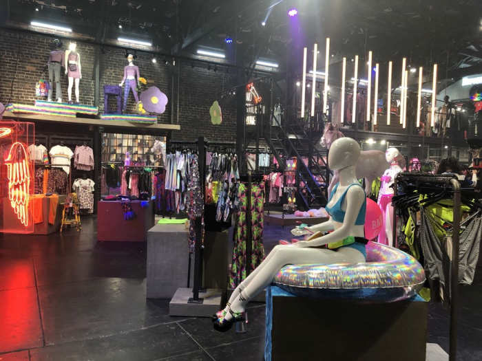 7 Alternative Fashion Stores Like Hot Topic Bellatory Fashion and