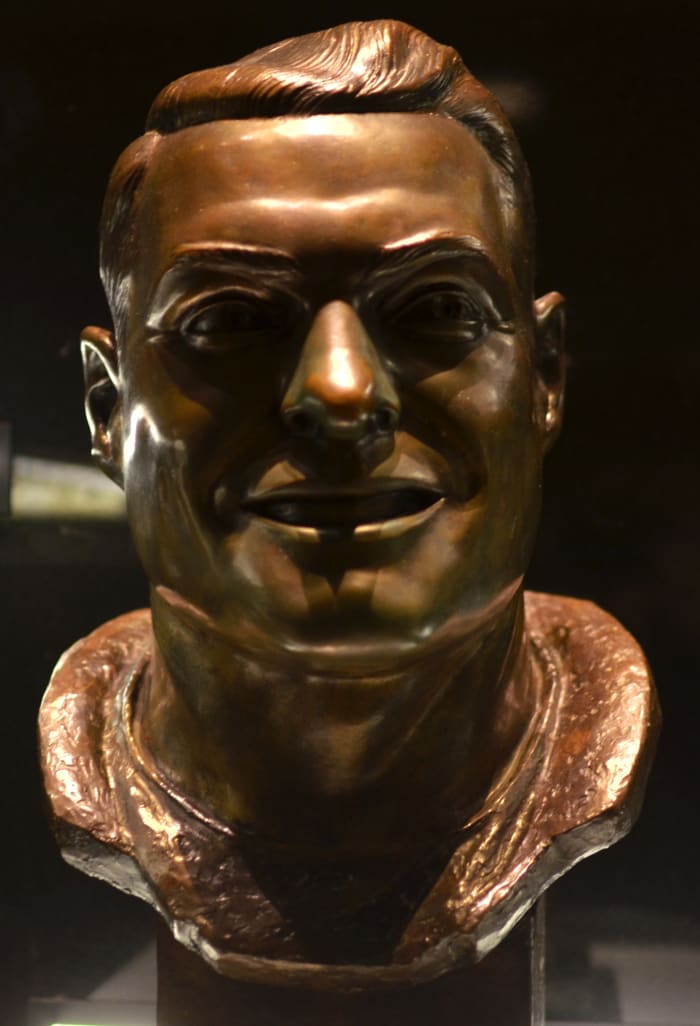 The bust of former Cleveland Browns wide receiver, Dante Lavelli, as seen in the Pro Football Hall of Fame.