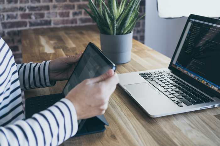 iPads and laptops serve many of the same purposes, and consumers often find themselves wondering which device will be the best fit for their needs.