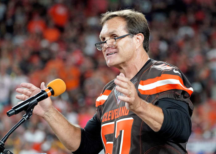 Former Cleveland Browns linebacker, Clay Matthews, continues to be remembered as one of the greatest players in franchise history. He is seen above getting inducted into the team's Ring of Honor in 2019.