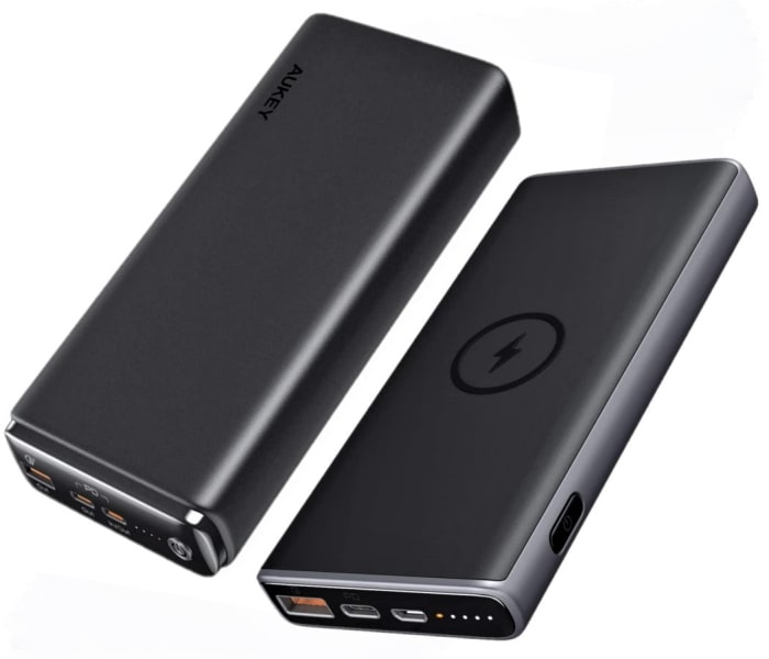Aukey 26800mAh Universal Power Bank (left) - Aukey 10000mAh Wireless Charging Power Bank (right)