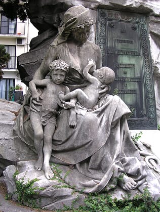 Statue of Woman Breastfeeding. Do you know where this is? Photo Credit: http://www.flickr.com/photos/blmurch/307400097/ under Creative Commons Attribution License