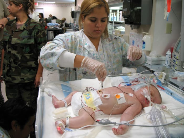living-in-the-nicu-survival-tips-for-parents