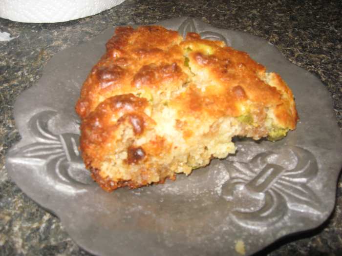 This is the best Mexican cornbread I've ever tasted. It's also the best crackling bread I've ever had!