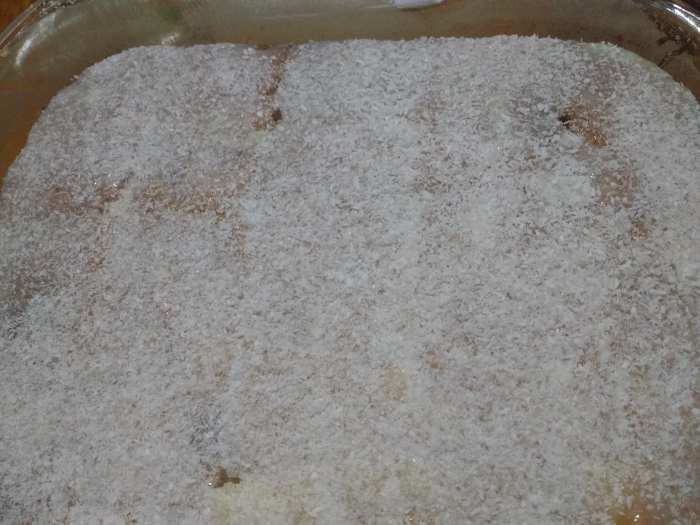 Cut it into pieces before or after adding the topping to make sure that each guest doesn't take too much at once!
