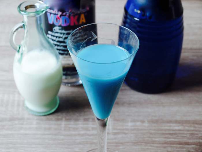 10 Delicious Blue Curaçao Cocktails Delishably Food and Drink