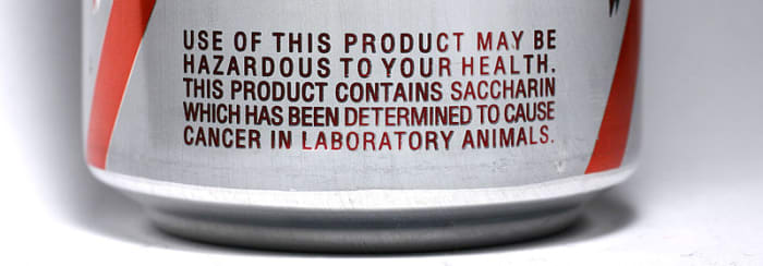 Warning labels (such as this one on a diet Dr. Pepper can) were once required for the use of saccharin. The use of warning labels has since been discontinued, as the chemical is not a human carcinogen.