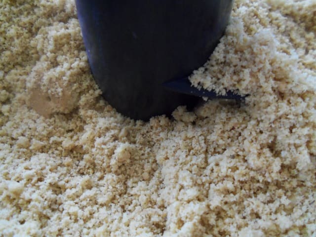 Create crumbs of digestive biscuits / graham crackers easily by using a food processor