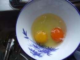 Gule vs. orange æggeblommer